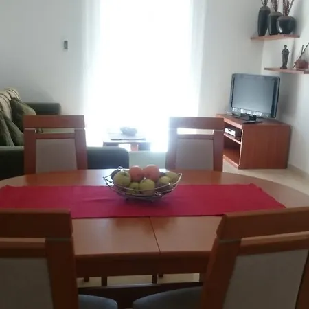 Apartment Tisno 公寓 迪斯诺