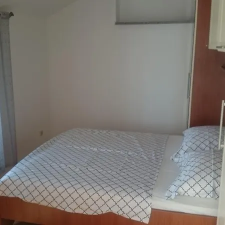 Apartment Tisno 公寓