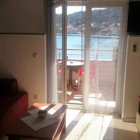 Apartment Tisno 公寓