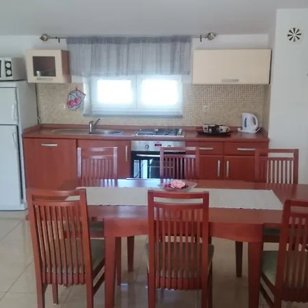 Apartment Tisno 公寓