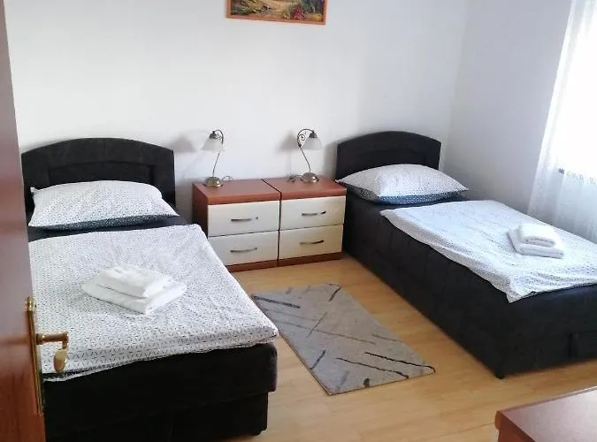 Apartment Tisno * 迪斯诺