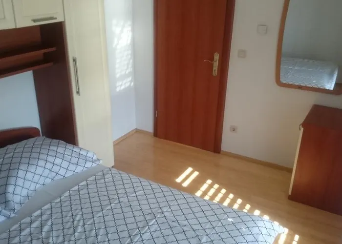 Apartment Tisno 迪斯诺