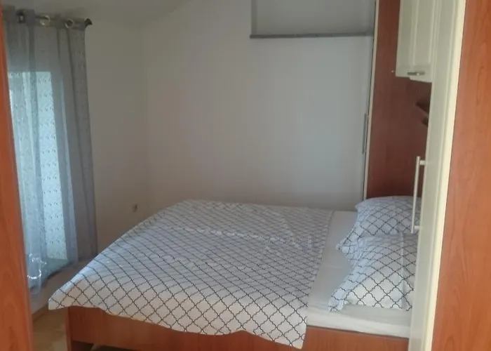 Apartment Tisno 公寓