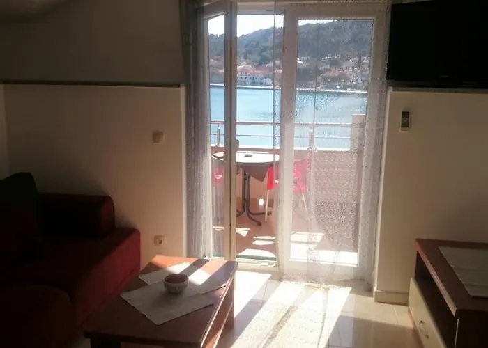 Apartment Tisno 公寓